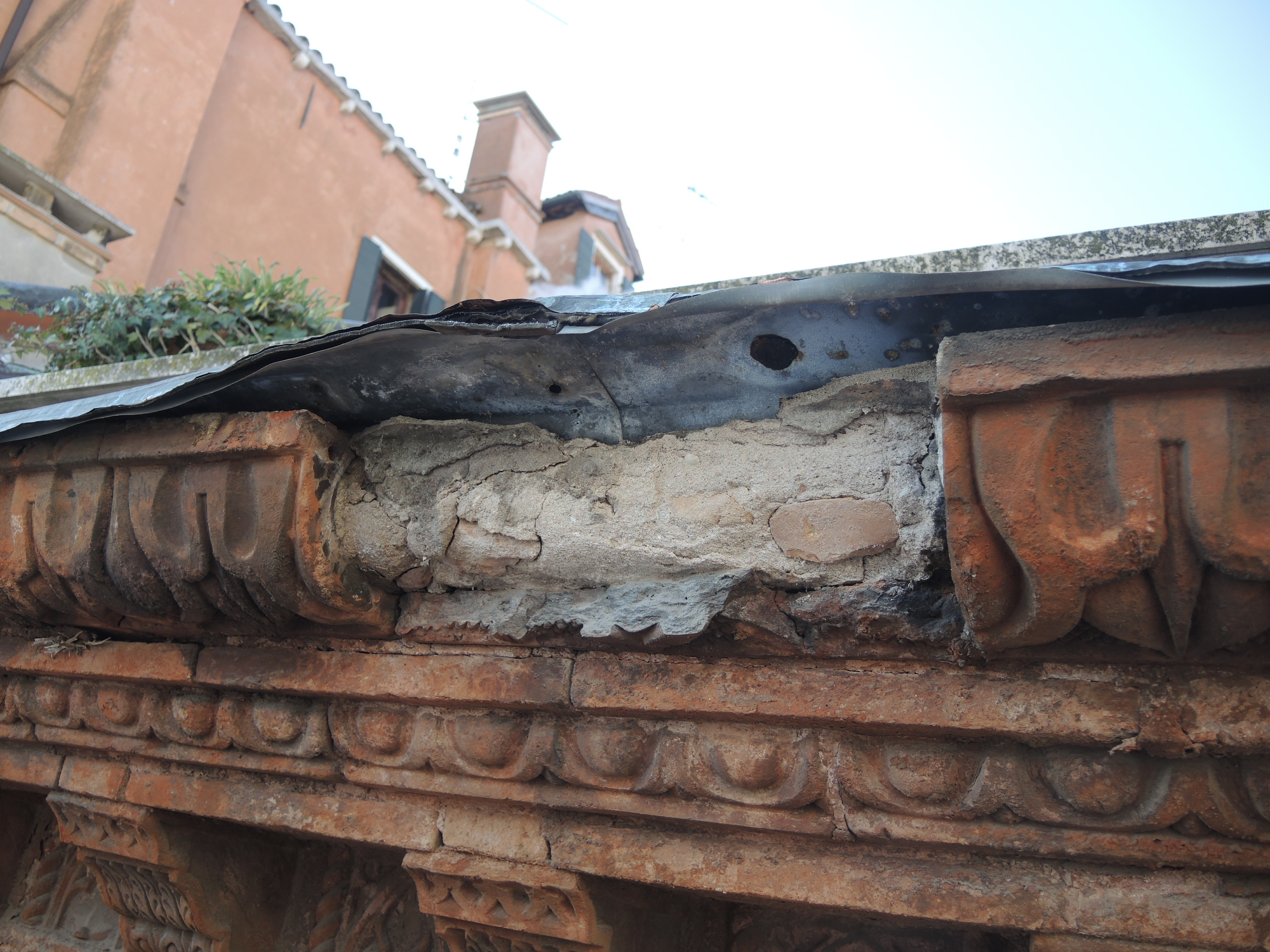 Restauro Formosa cornicione prima dei lavori